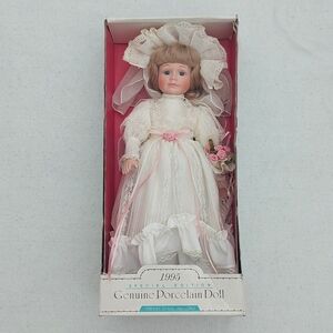 GLORIOUS MEMORIES 1995 Special Edition Porcelain Doll with Lace Dress NIB